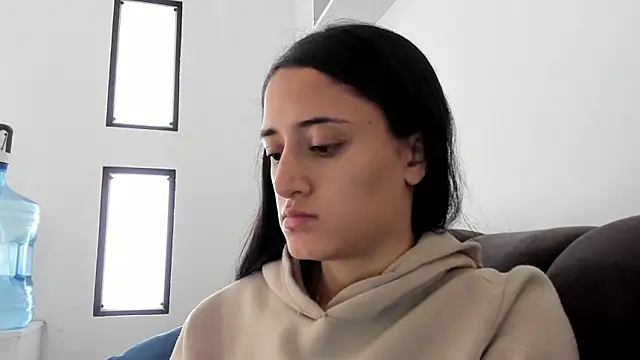 Snapshot of _Caroliinee_ chatting on February 19, 2025, 4:22 pm Caroliinee online show from February 19, 2025, 4:22 pm