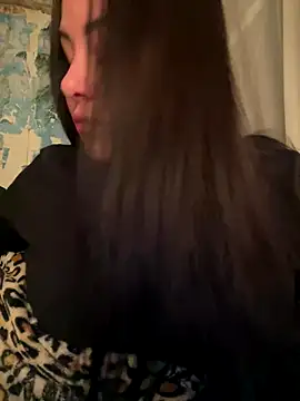 DaisyStreet online show from December 1, 2025, 6:46 pm