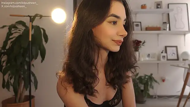 JulietteDee online show from February 6, 2026, 9:29 pm