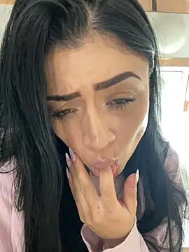 lucianaroy online show from March 8, 2025, 6:10 am