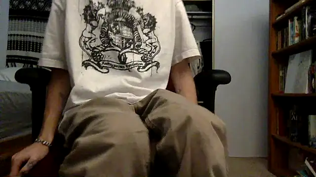 Snapshot of spicylaboi chatting on December 5, 2025, 1:47 am spicylaboi online show from December 5, 2025, 1:47 am