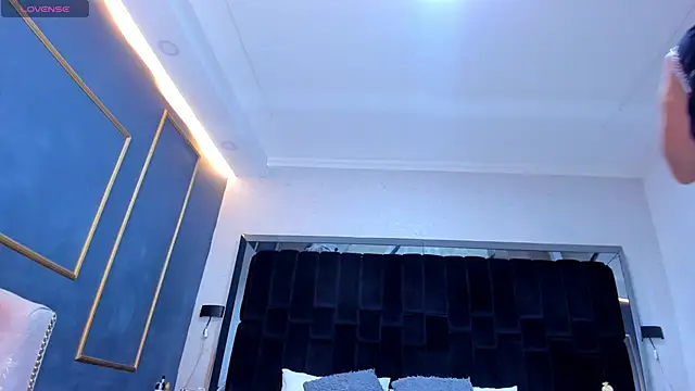 NikkySmiith online show from February 17, 2025, 6:59 pm