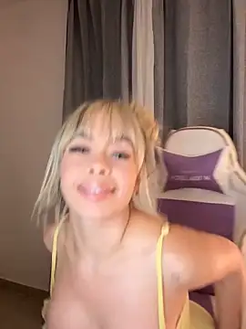 Alison Diaz17 online show from September 13, 2025, 11:59 pm