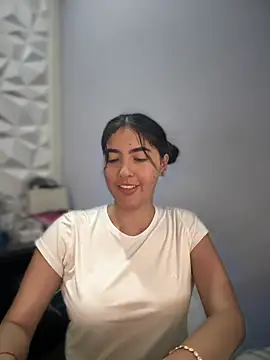 MarianaBenz online show from March 9, 2025, 3:01 am