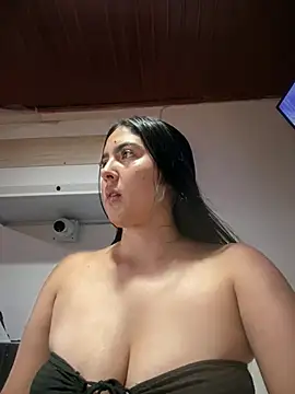 Snapshot of MarianaBenz chatting on February 7, 2026, 12:14 am MarianaBenz online show from February 7, 2026, 12:14 am