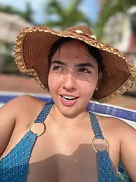 Snapshot of MarianaBenz chatting on February 8, 2026, 8:45 pm MarianaBenz online show from February 8, 2026, 8:45 pm