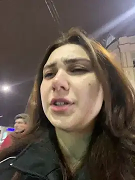 QuitieLia online show from December 26, 2024, 3:10 pm