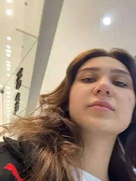 QuitieLia online show from December 14, 2025, 9:36 am