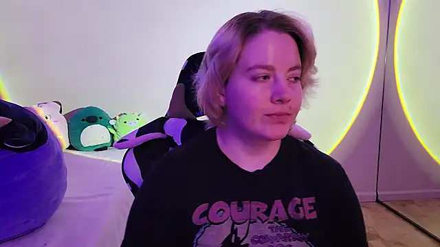 InternetFairy XO online show from December 17, 2024, 4:32 pm