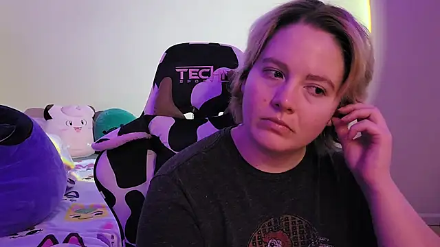 InternetFairy XO online show from December 22, 2024, 8:47 pm