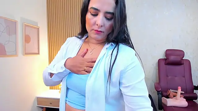 Snapshot of taylor_bennet chatting on October 30, 2025, 12:17 pm taylor bennet online show from October 30, 2025, 12:17 pm