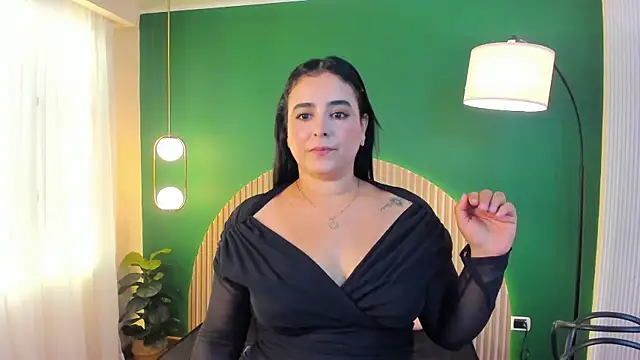 Snapshot of taylor_bennet chatting on November 11, 2025, 6:30 pm taylor bennet online show from November 11, 2025, 6:30 pm