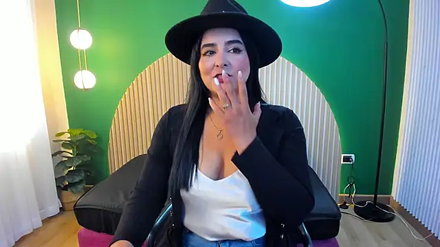 Snapshot of taylor_bennet chatting on November 28, 2025, 11:57 am taylor bennet online show from November 28, 2025, 11:57 am