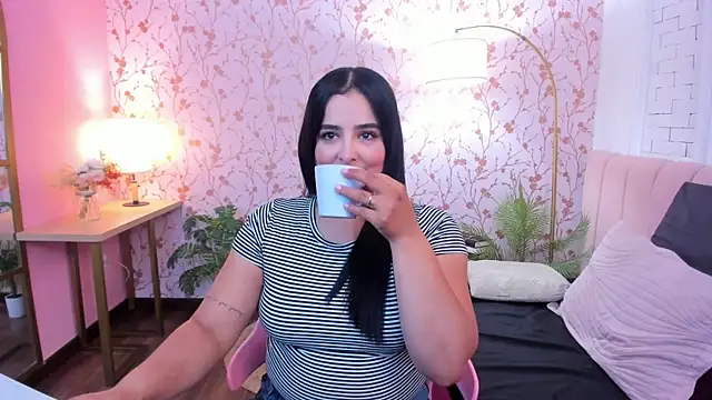 Snapshot of taylor_bennet chatting on January 6, 2026, 11:58 am taylor bennet online show from January 6, 2026, 11:58 am