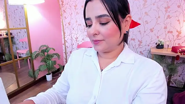 Snapshot of taylor_bennet chatting on January 15, 2026, 11:59 am taylor bennet online show from January 15, 2026, 11:59 am