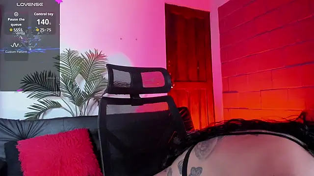 KaydeBexley online show from October 16, 2025, 2:23 am