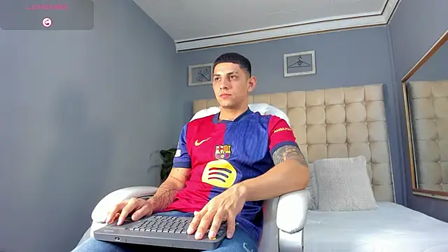 Alex cute77 online show from September 23, 2025, 12:19 pm