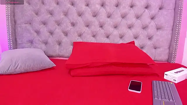 Sofia Girl  online show from March 15, 2026, 7:47 am