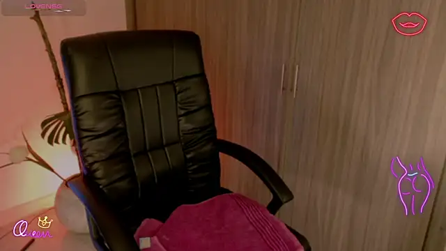 LindseyMoss online show from April 14, 2026, 1:33 am