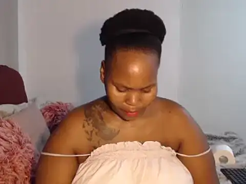 Real1SweetQueen online show from October 7, 2025, 6:16 pm