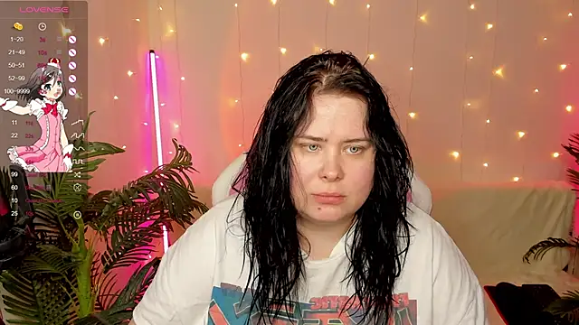 Snapshot of Akemi_BBW chatting on December 15, 2024, 6:48 pm Akemi BBW online show from December 15, 2024, 6:48 pm
