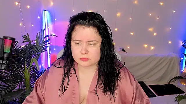 Snapshot of Akemi_BBW chatting on December 21, 2024, 6:44 pm Akemi BBW online show from December 21, 2024, 6:44 pm