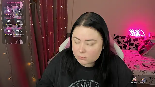 Snapshot of Akemi_BBW chatting on February 4, 2026, 4:29 am Akemi BBW online show from February 4, 2026, 4:29 am