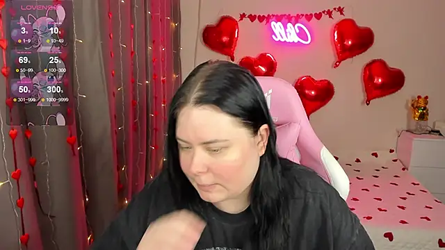 Snapshot of Akemi_BBW chatting on February 14, 2026, 5:37 am Akemi BBW online show from February 14, 2026, 5:37 am