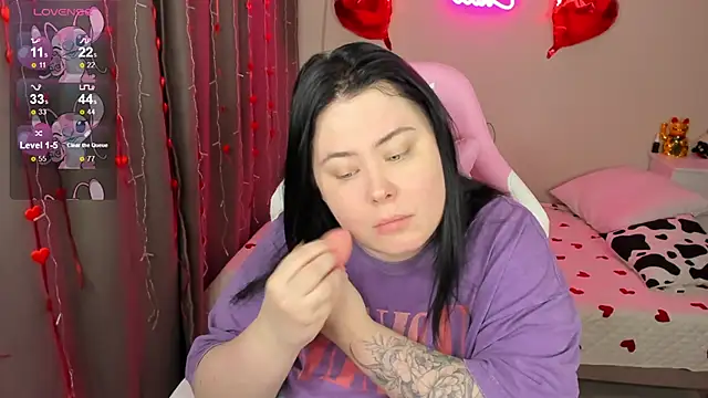 Snapshot of Akemi_BBW chatting on February 23, 2026, 5:49 am Akemi BBW online show from February 23, 2026, 5:49 am