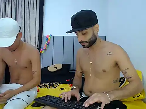 Snapshot of Evilboy555 chatting on November 23, 2025, 3:23 pm Evilboy555 online show from November 23, 2025, 3:23 pm