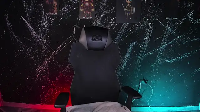 DereckCooperr online show from November 12, 2025, 10:30 pm