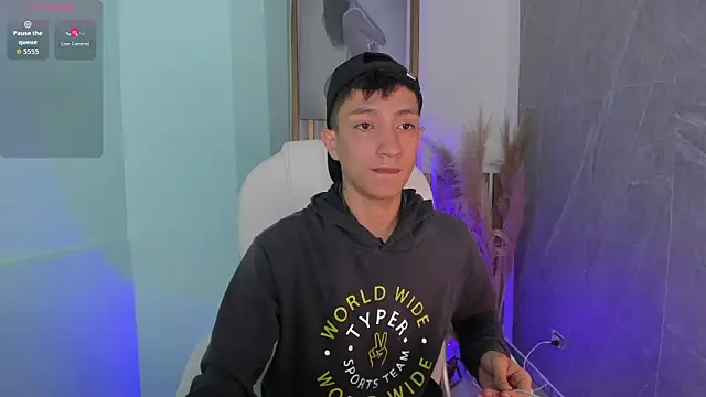 DereckCooperr online show from April 6, 2026, 10:54 pm