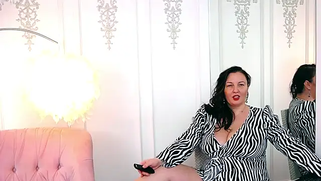 JudithCombs online show from January 31, 2025, 9:59 am