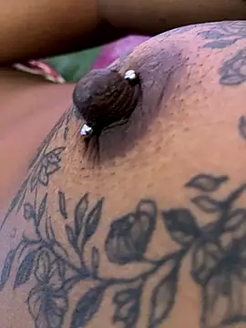 MariaLorenaah online show from December 1, 2025, 4:23 pm