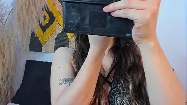 Katy Van online show from February 20, 2025, 5:01 am