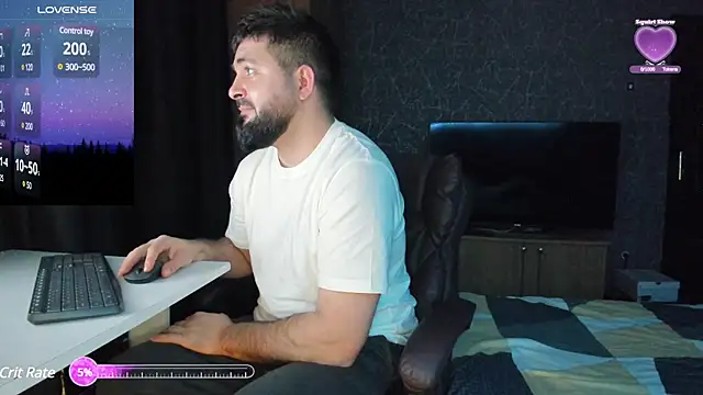 Snapshot of Eduu2322 chatting on December 11, 2024, 11:00 pm Eduu2322 online show from December 11, 2024, 11:00 pm