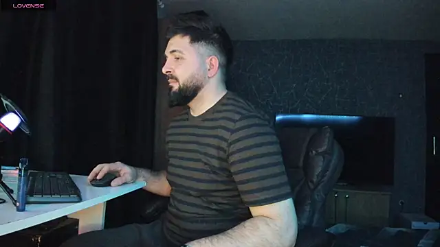 Snapshot of Eduu2322 chatting on January 15, 2025, 10:57 pm Eduu2322 online show from January 15, 2025, 10:57 pm