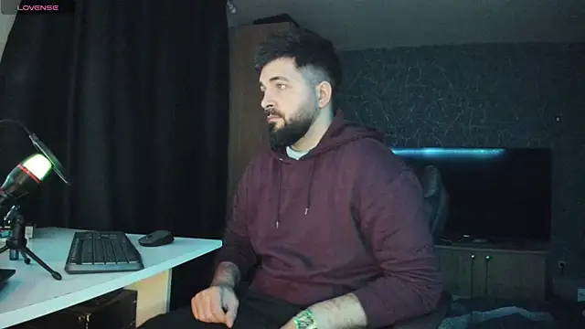 Snapshot of Eduu2322 chatting on January 18, 2025, 11:11 pm Eduu2322 online show from January 18, 2025, 11:11 pm