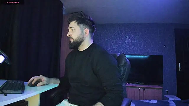 Snapshot of Eduu2322 chatting on January 24, 2025, 10:30 pm Eduu2322 online show from January 24, 2025, 10:30 pm