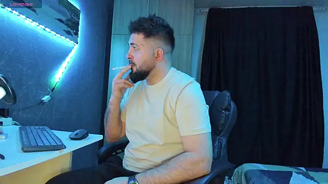 Snapshot of Eduu2322 chatting on February 8, 2025, 10:19 pm Eduu2322 online show from February 8, 2025, 10:19 pm