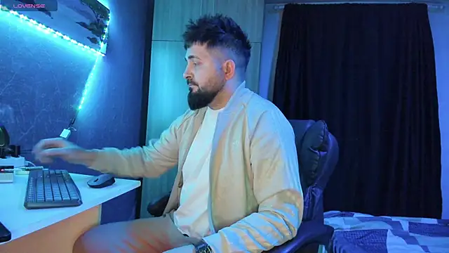 Snapshot of Eduu2322 chatting on February 11, 2025, 11:01 pm Eduu2322 online show from February 11, 2025, 11:01 pm