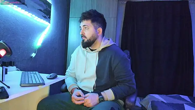 Snapshot of Eduu2322 chatting on February 26, 2025, 10:42 pm Eduu2322 online show from February 26, 2025, 10:42 pm