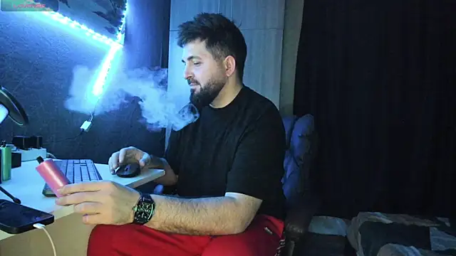 Snapshot of Eduu2322 chatting on March 1, 2025, 10:21 pm Eduu2322 online show from March 1, 2025, 10:21 pm