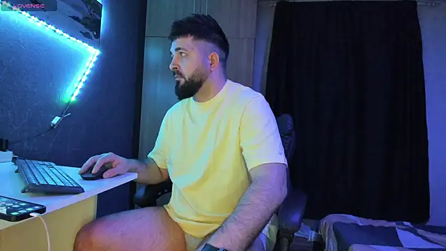 Snapshot of Eduu2322 chatting on March 9, 2025, 10:08 pm Eduu2322 online show from March 9, 2025, 10:08 pm