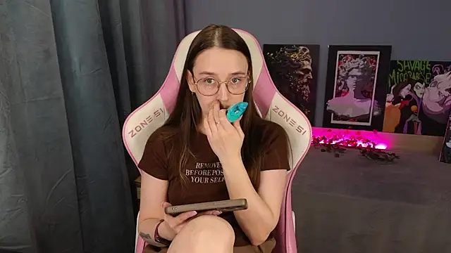 Sweet frosti online show from May 15, 2026, 2:29 am