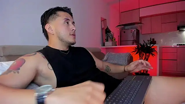 Snapshot of Chriskyle_ chatting on October 29, 2025, 12:13 am Chriskyle  online show from October 29, 2025, 12:13 am