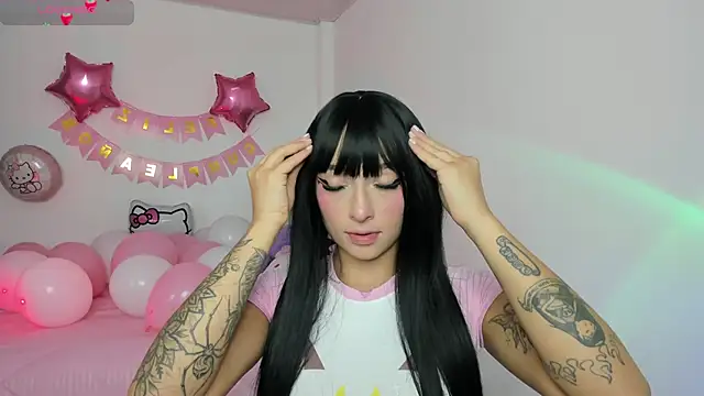 issagarcia online show from March 7, 2025, 1:18 pm