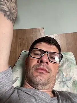 Juliano2289 online show from April 7, 2026, 3:56 pm