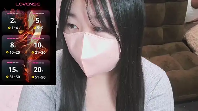 yuinyan3150 online show from January 18, 2025, 6:32 pm