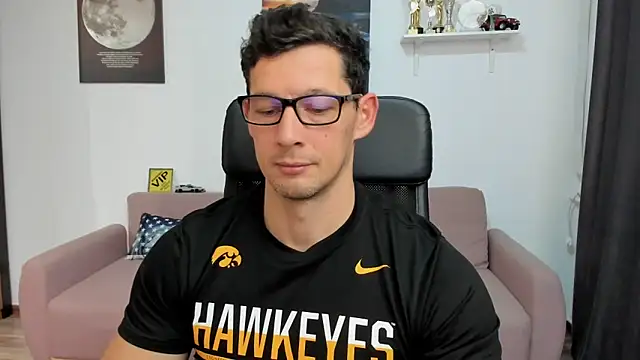 BrutusK08 online show from November 17, 2025, 7:14 am